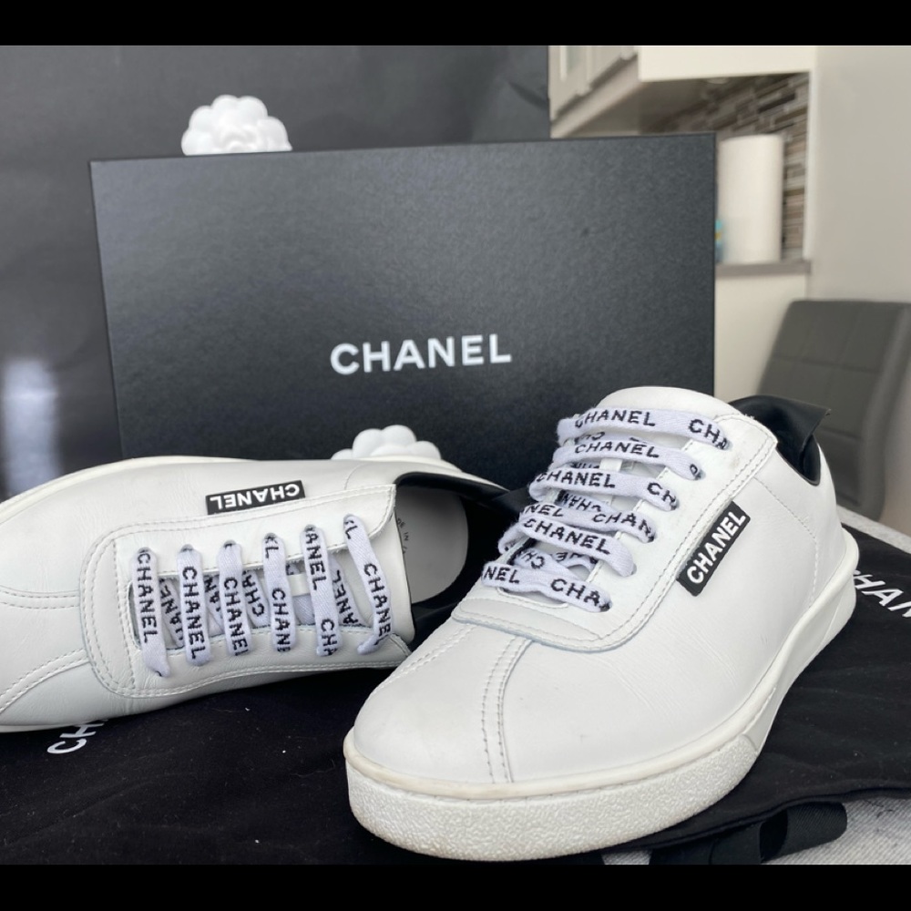 Chanel - Picture 10 of 10